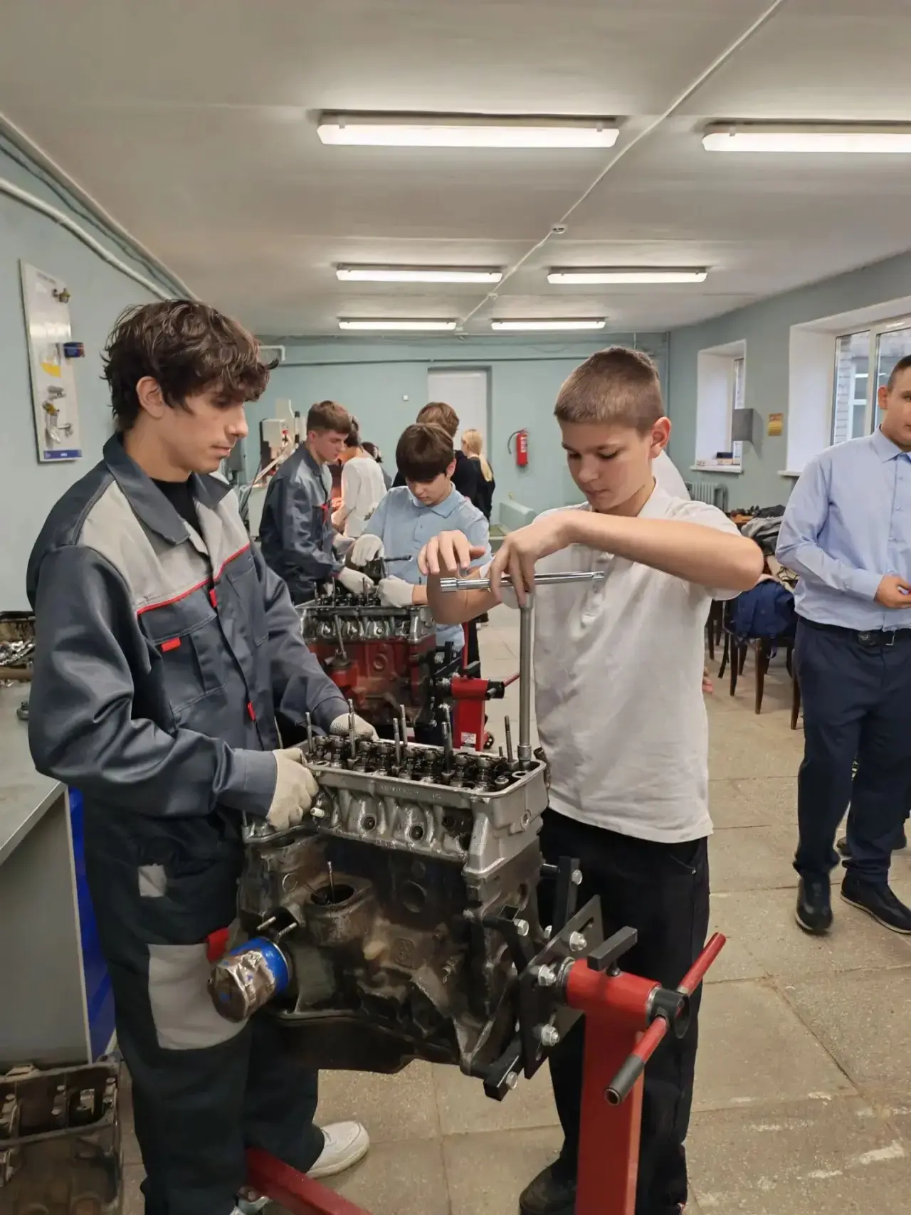 ⚙️ От школьной парты — к станку!