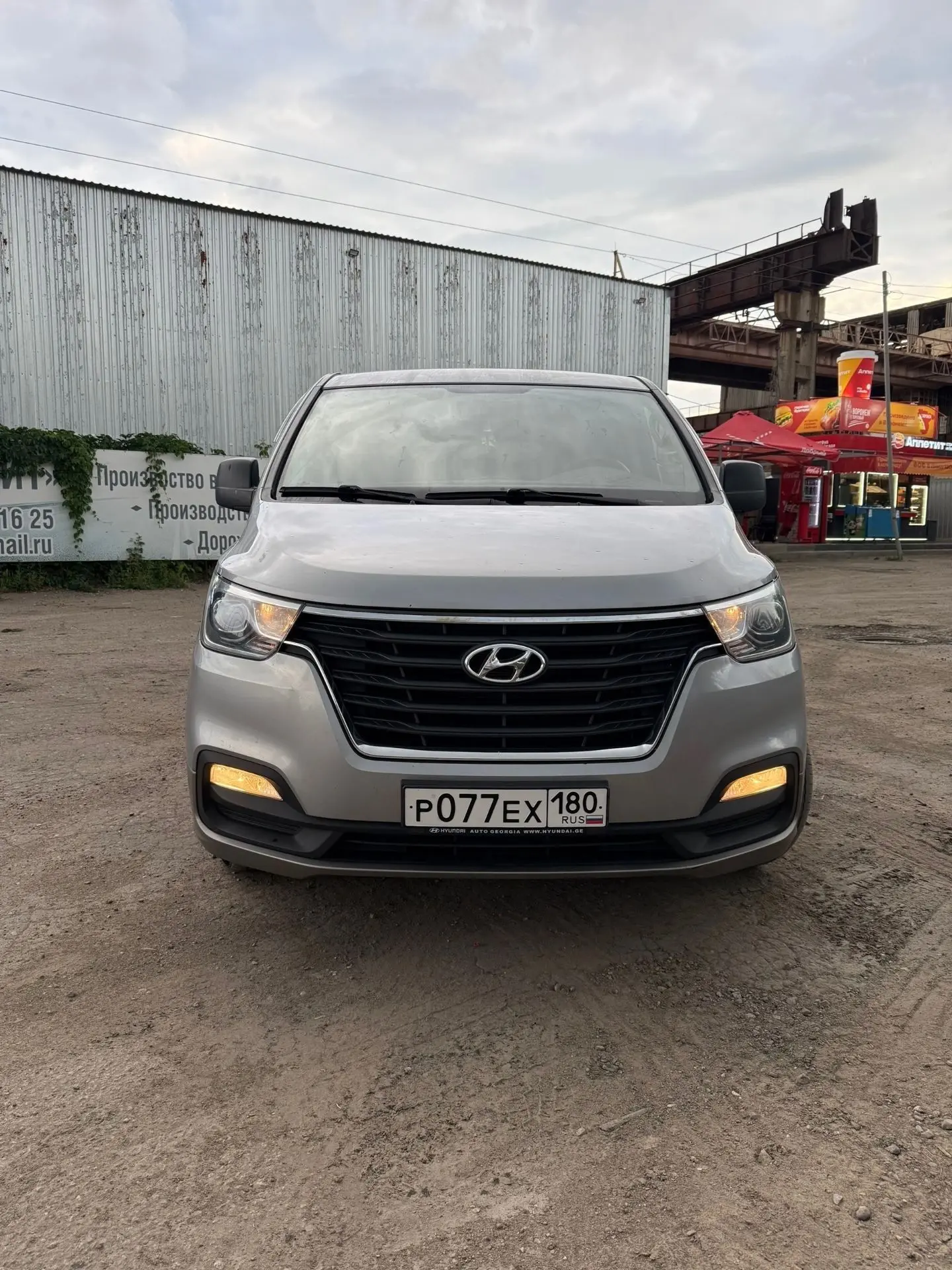 Хундай Н-1 , 2019г , двигатель 2,5 дизель, коробка автомат, пробег 130тыс , цена 3млн, ...