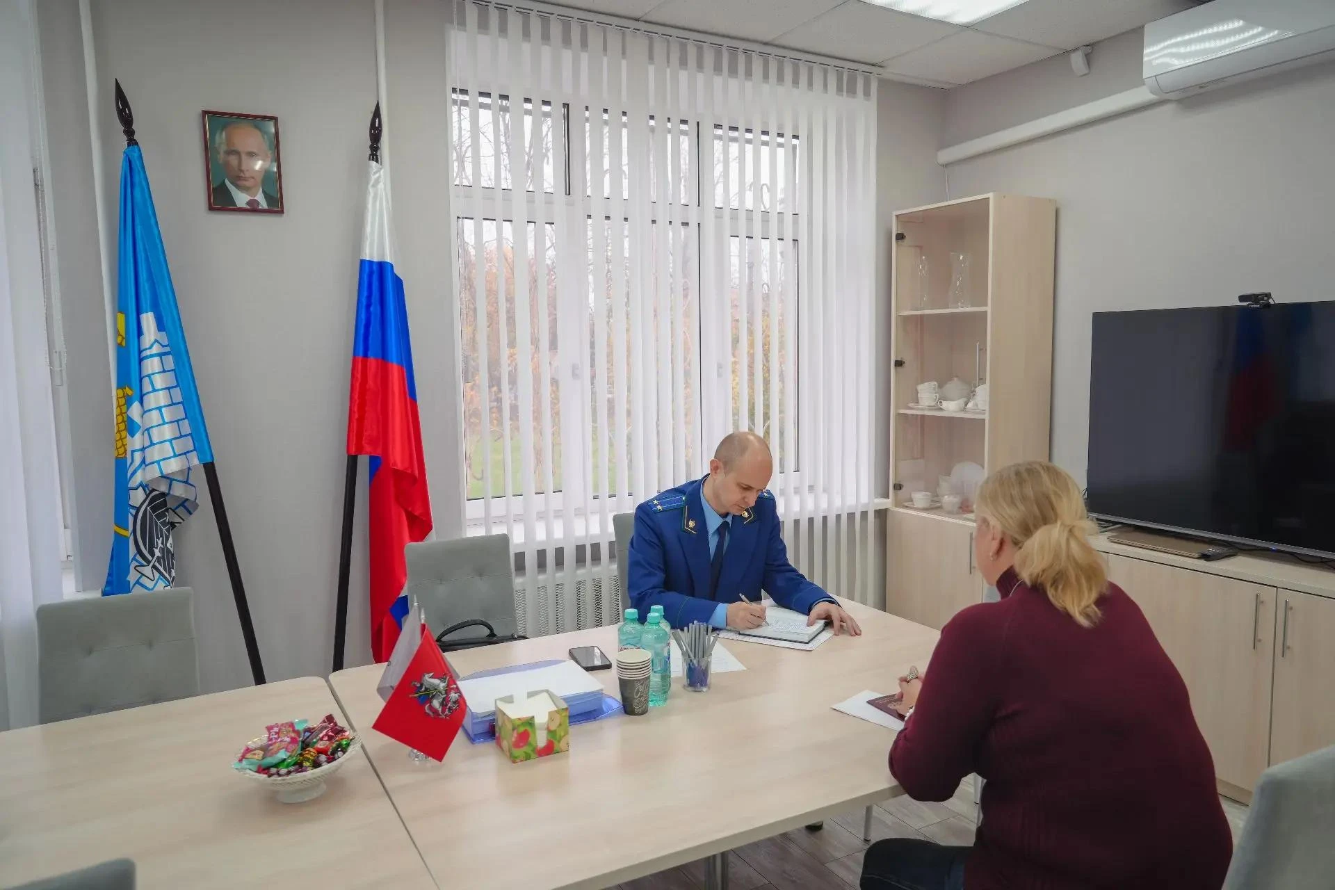 В Едином центре поддержки участников СВО и членов их семей личный приём провёл заместит...