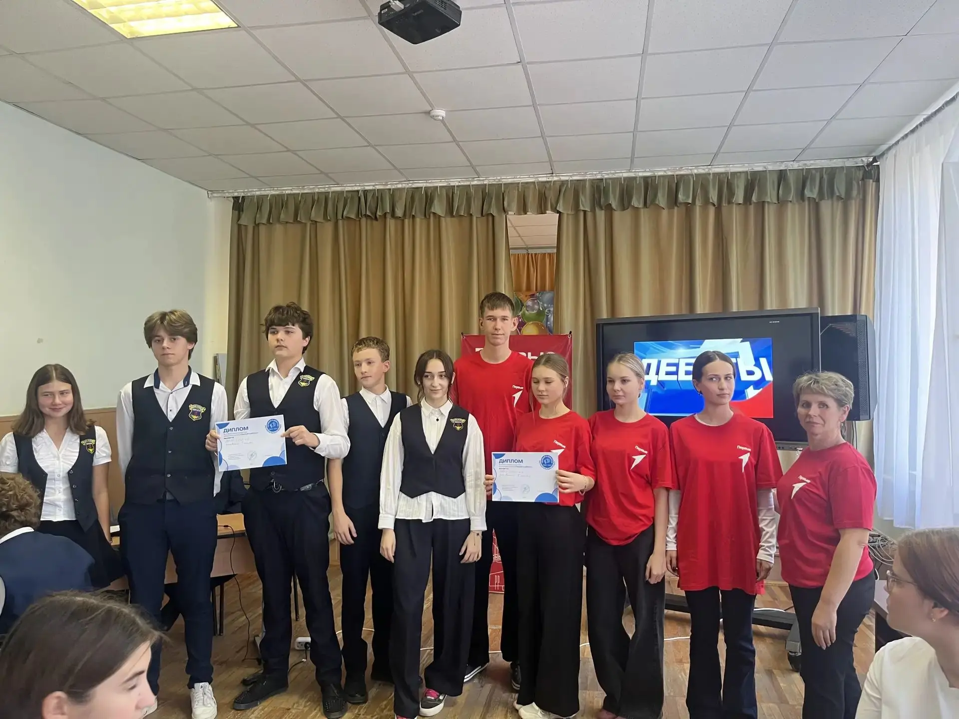 🎉 Серебро муниципального этапа «Первый в дебатах» — наше! Мы заняли 2 место и доказали...