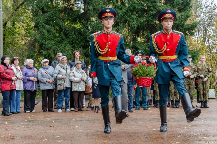 У памятника «Танк Т-34» в Зеленограде почтили память московских ополченцев