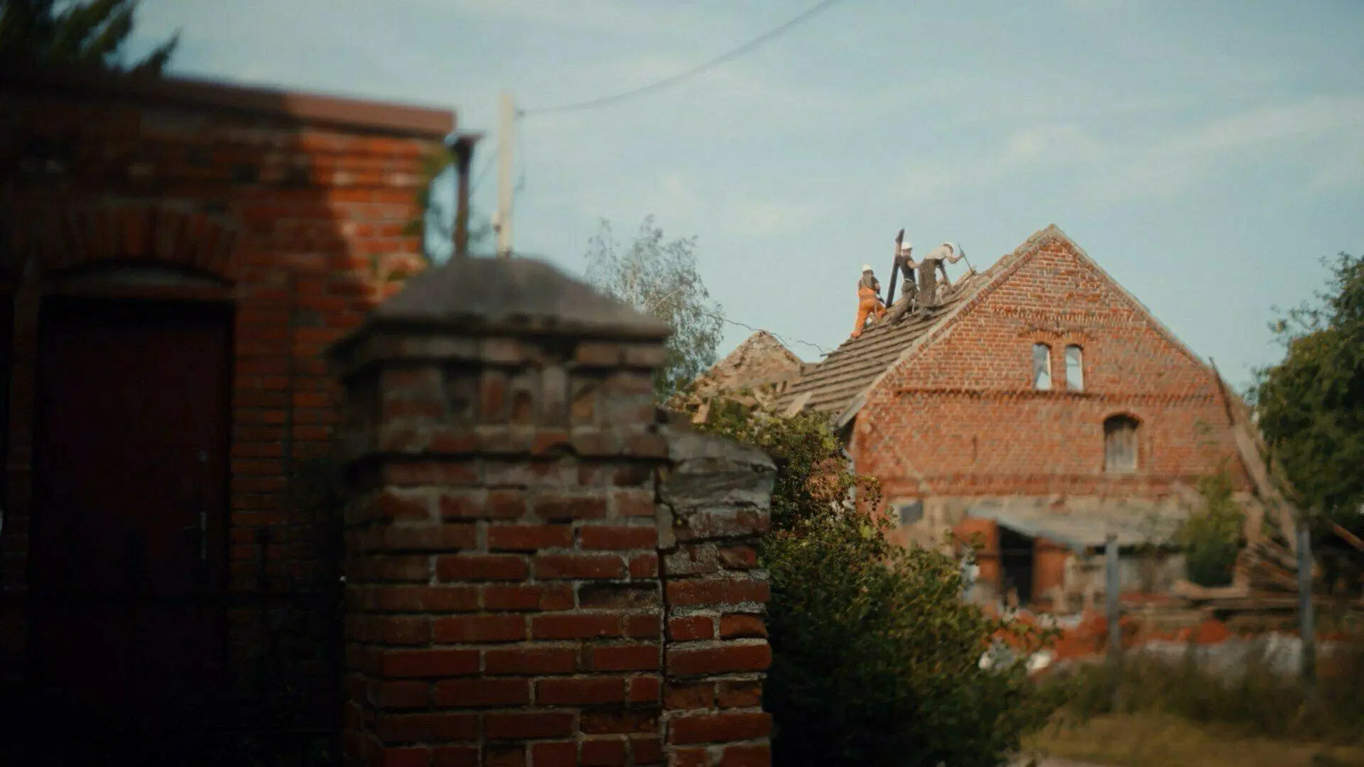 🏚 В Калининградской области сняли сериал о семье, которая вернула к жизни 150-летний дом