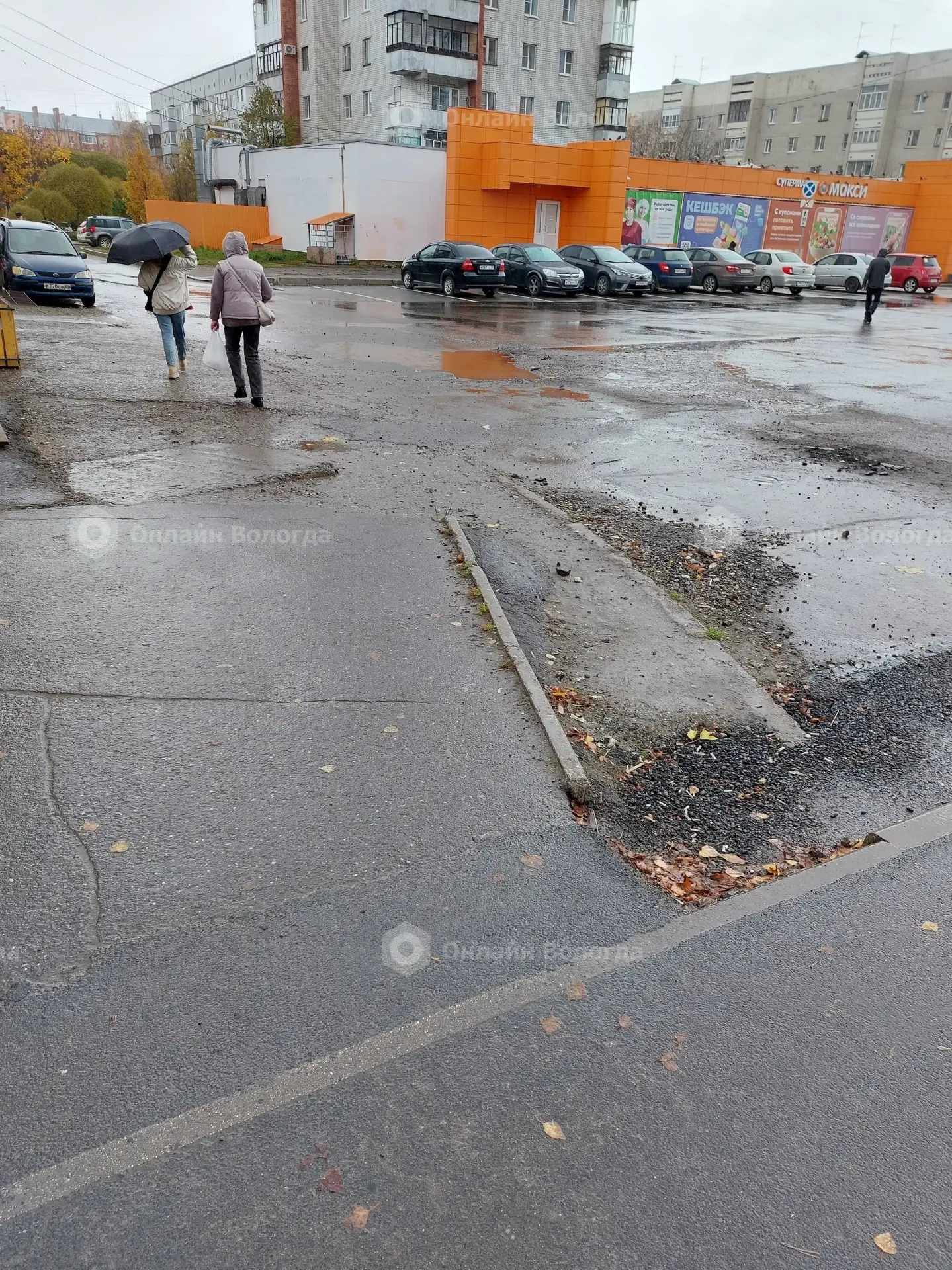 Администрация города. Ул. Конева отремонтировали, спасибо. Но почему оставили нетронуто...