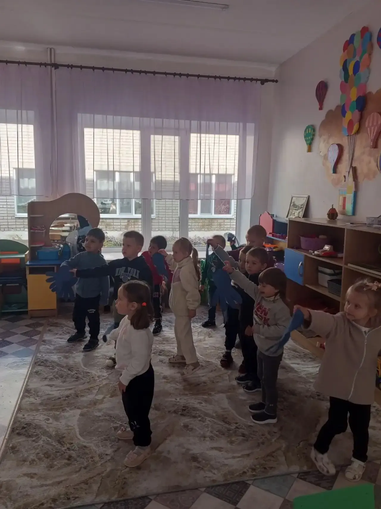 Наши маленькие исследователи погрузились в удивительный мир морских глубин, чтобы отмет...