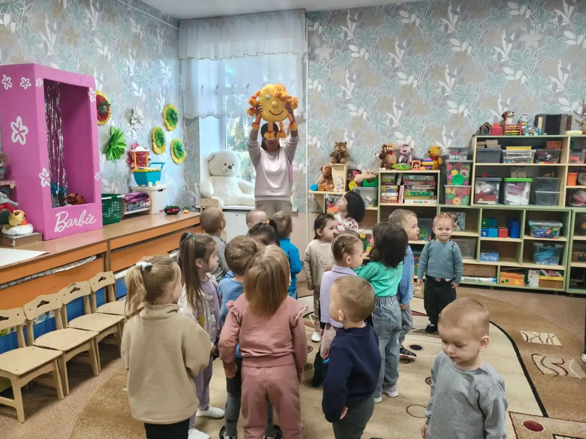 Утренний приём детей во второй младшей группе — это не только организационный этап, но ...