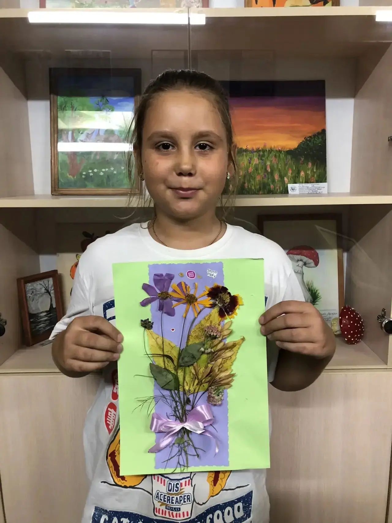 🍂Создание аппликаций из высушенных листьев и цветов — это не просто красивое занятие, ...