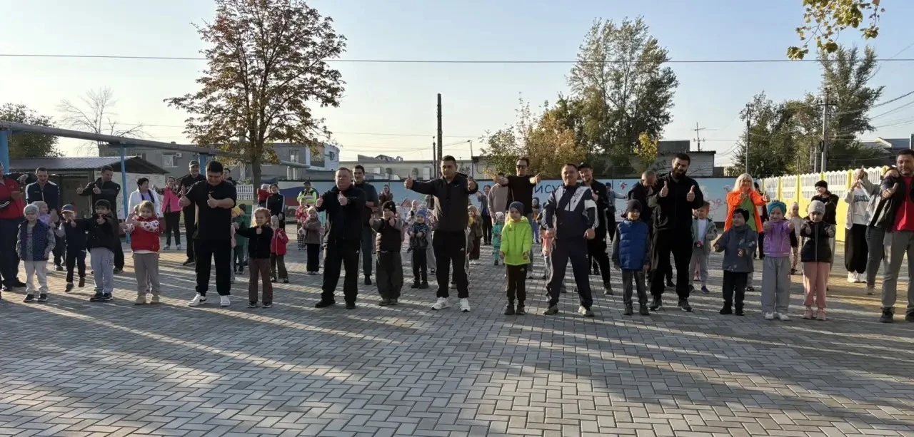 «Зарядка с папой»: спорт и семейные ценности в детсадах Батайска!