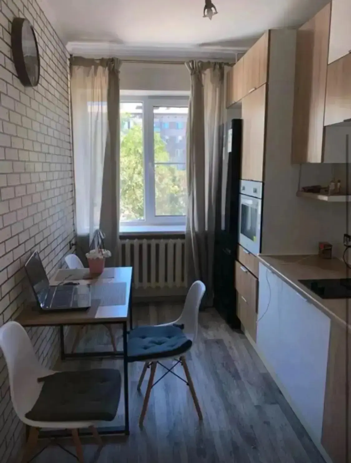 Продам большую 3 х комн квартиру в Кызыле 66,8 кв.м, теплая, с балконом, 2 этаж, с хоро...
