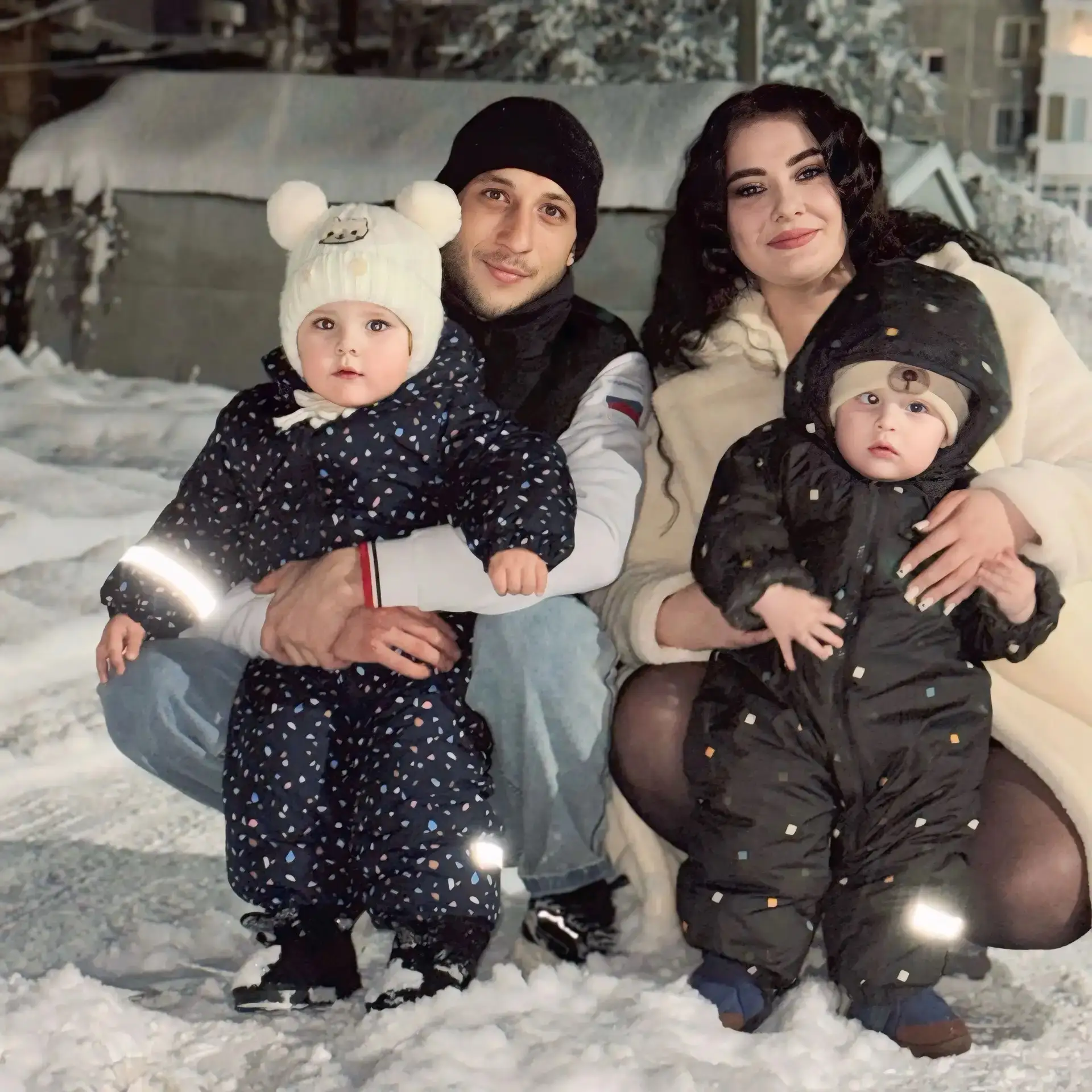 Участник фотоакции Виталий Дремов со своей семьей из Мостовского