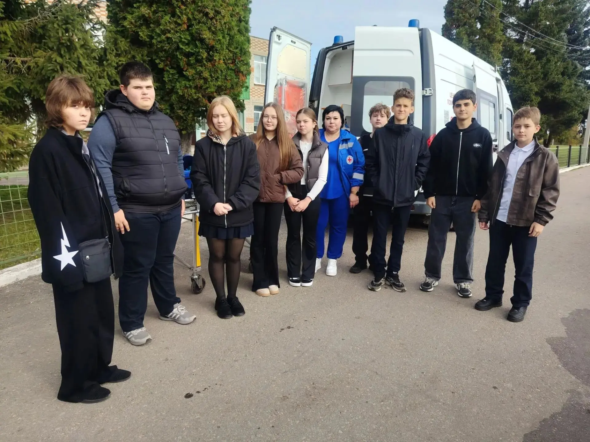 В рамках профориентационной работы в МБОУ «СШ с. Тростное» состоялась встреча с фельдше...