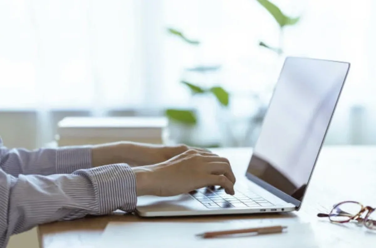 💻Конец эпохи удалёнки: работодатели массово выгоняют сотрудников в офисы