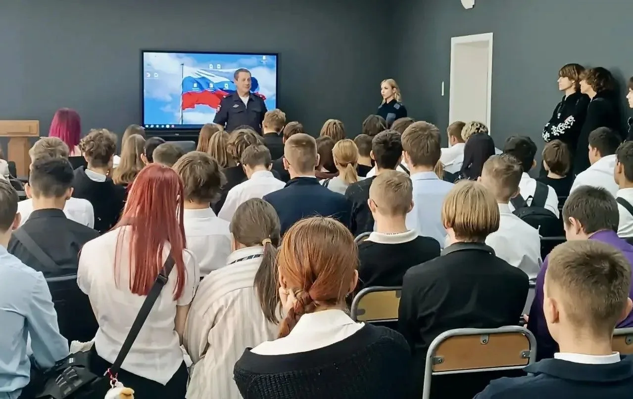 🏫 В Ванинском межотраслевом колледже в рамках еженедельных занятий "Безопасность детст...