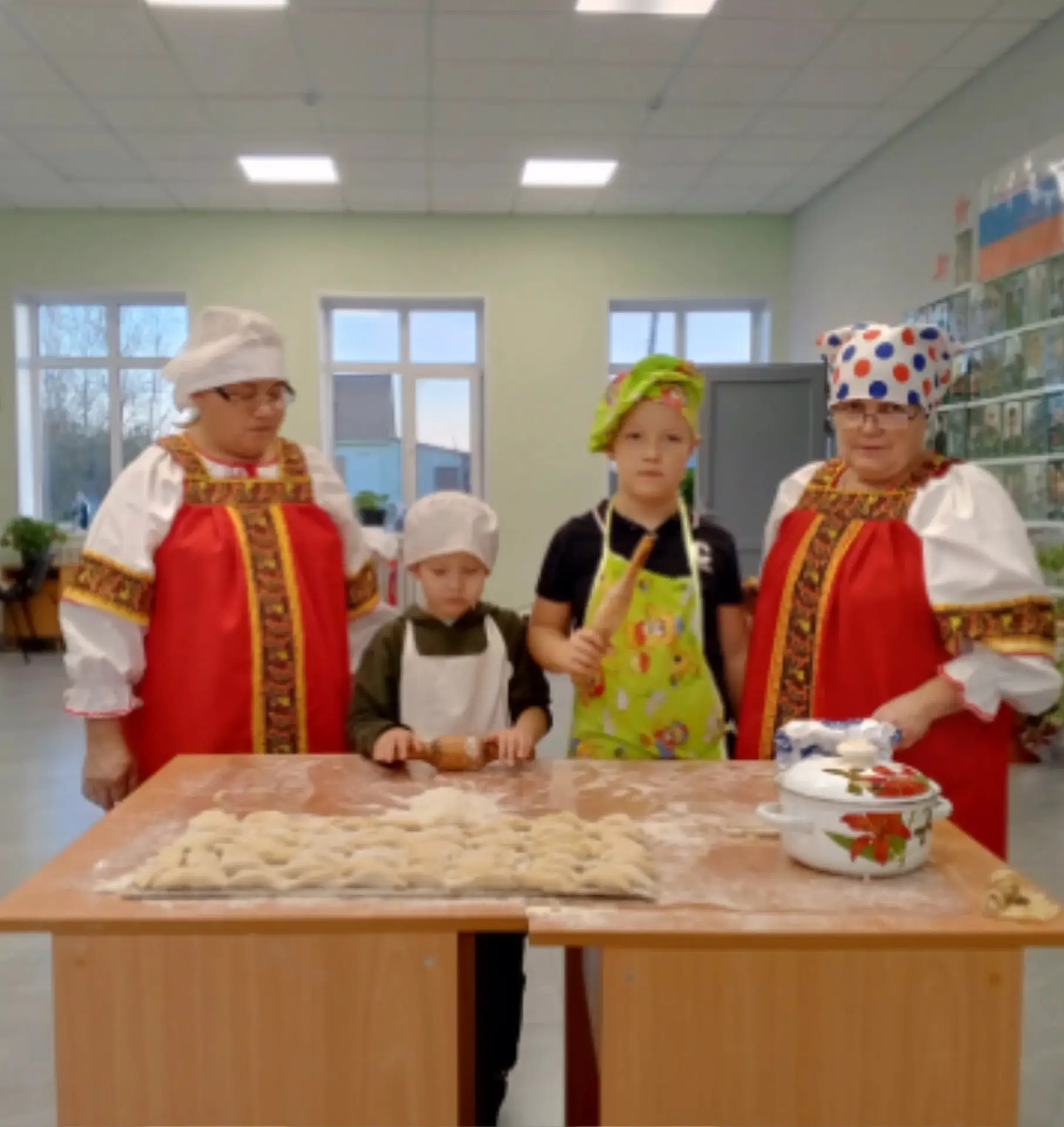 «Мы вареники лепили»