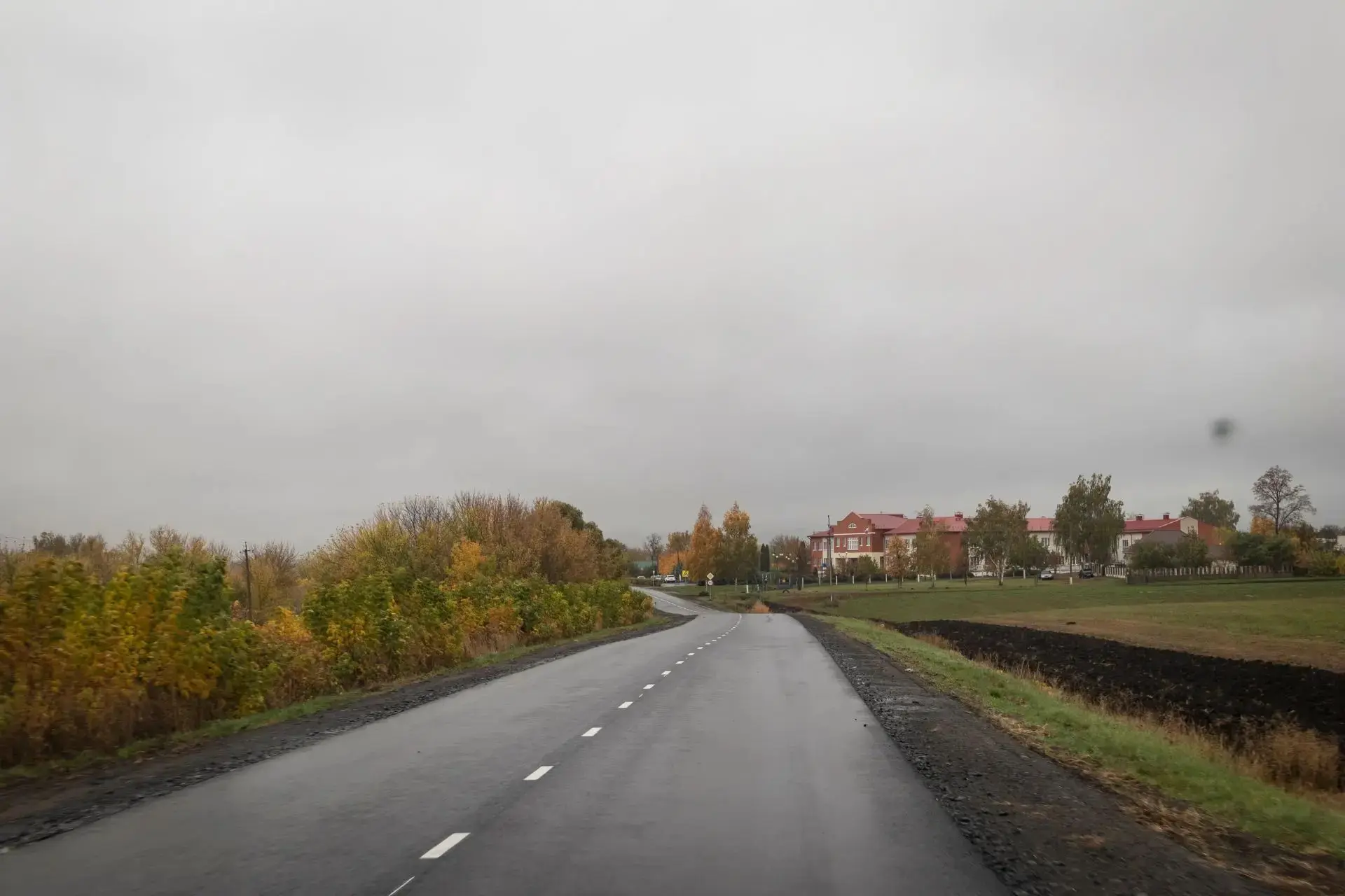 В Курской области обновили важную дорогу между районами