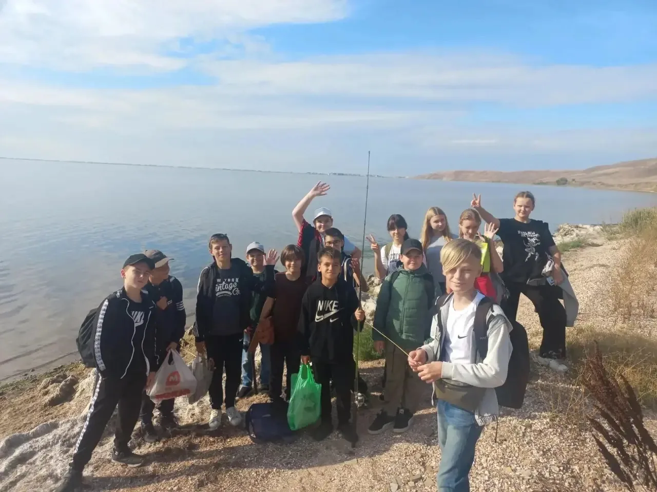 Сегодня ученики 5 и 7 классов под руководством педагогов Ничипоренко В.Н. и Ничипоренко...