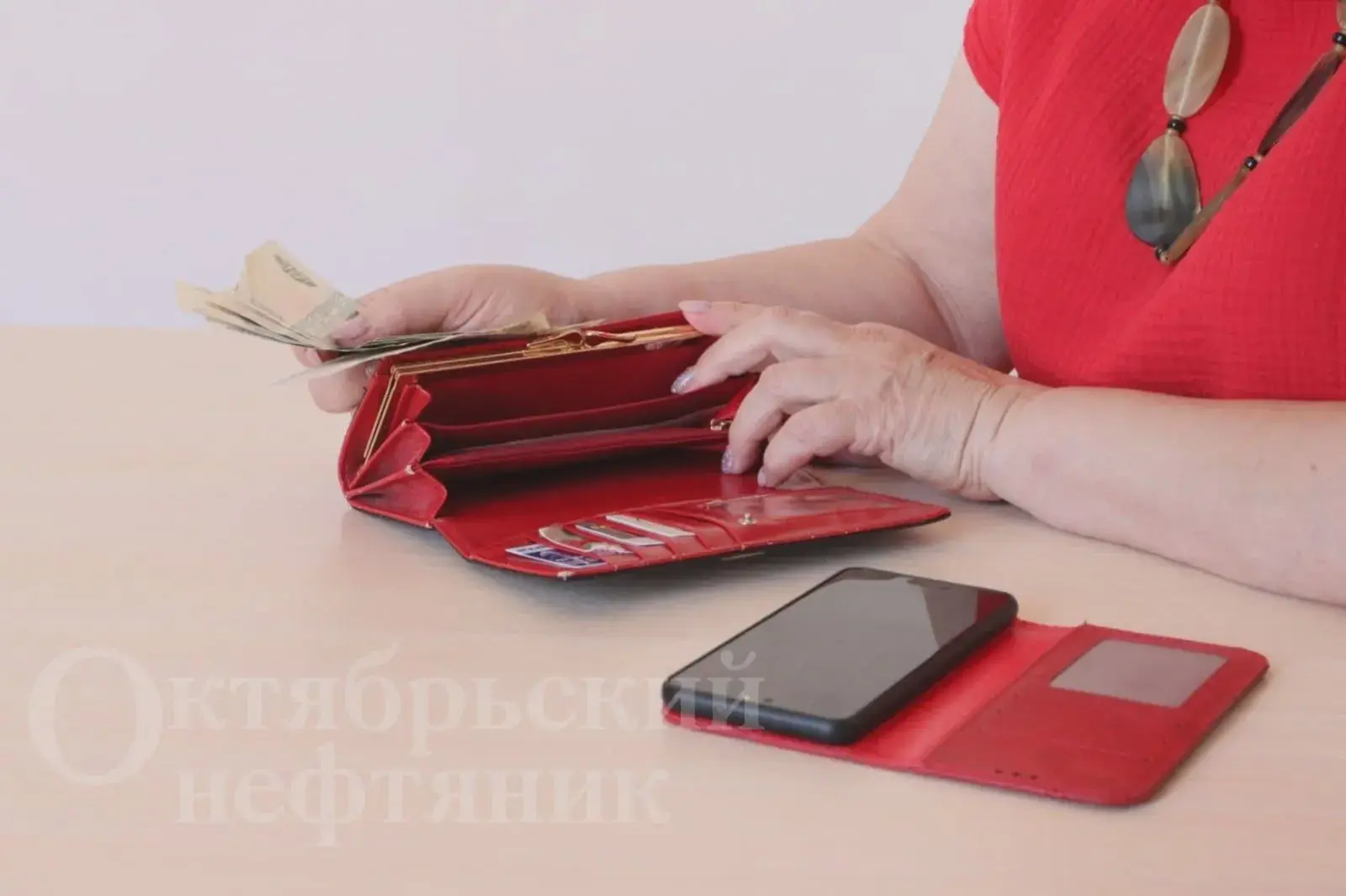 Лже-сертификаты лишили пенсионерку денег