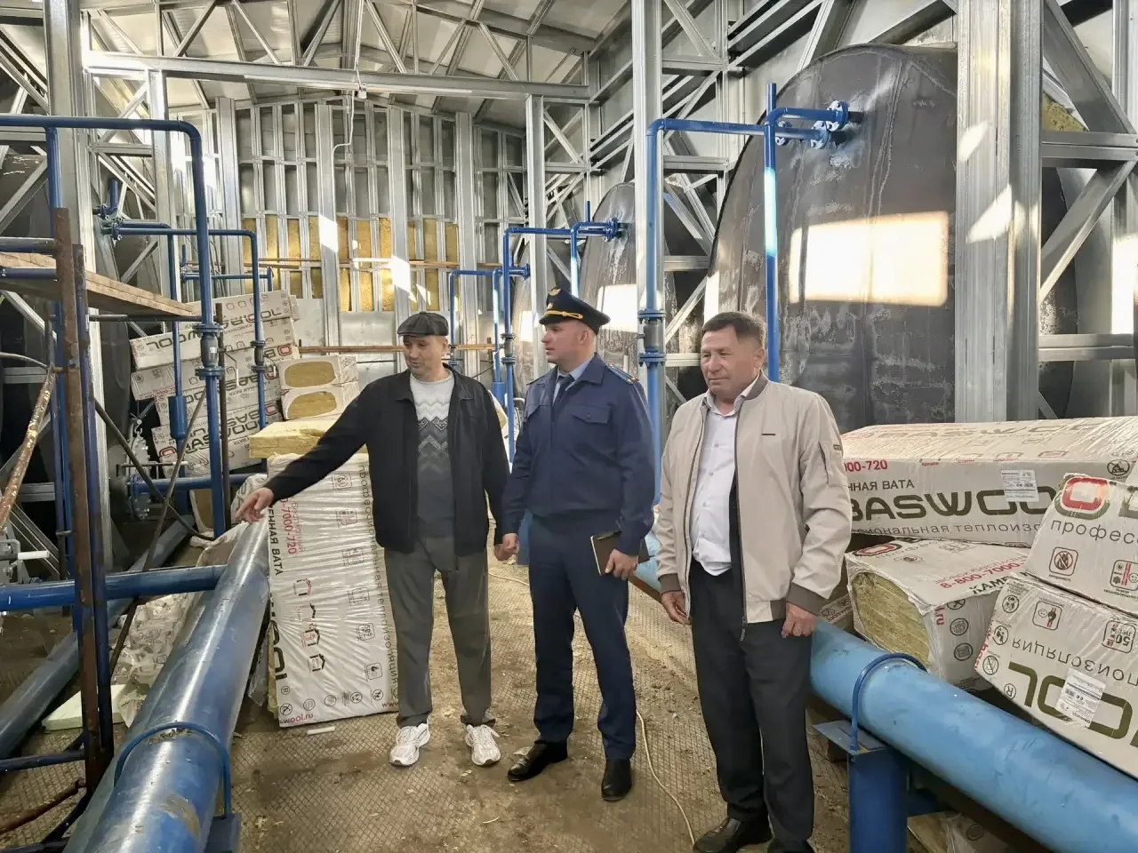 Прокурор Уйского района проконтролировал выполнение работ по капитальному ремонту насос...