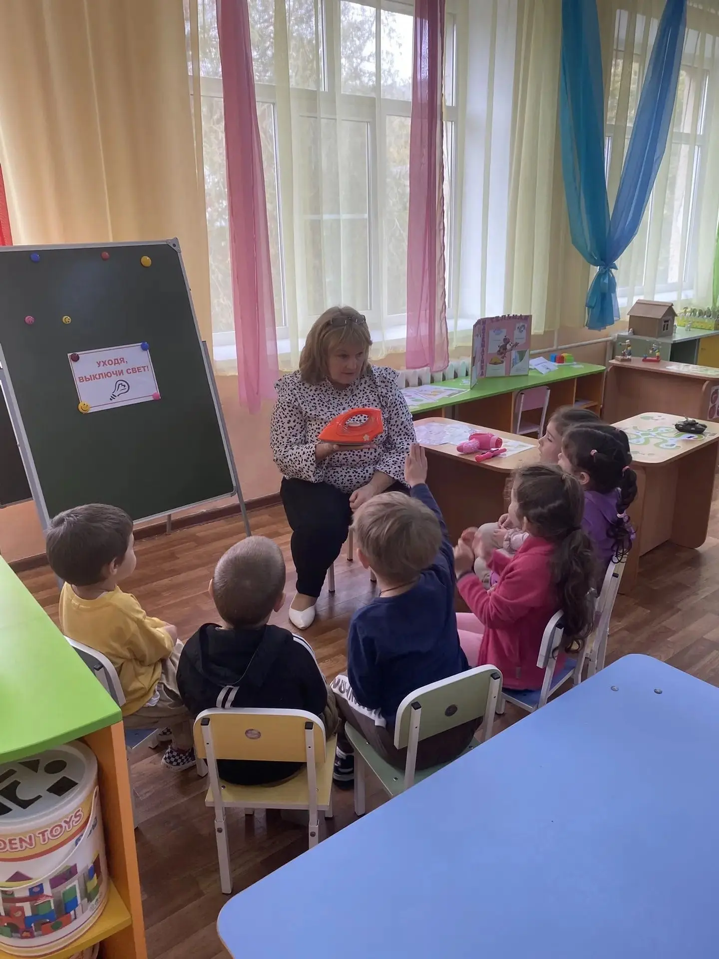 В рамках акции «ЭнергосберегайКубань» 💡🛋🏠ребята средней группы «Семицветик» создали ...