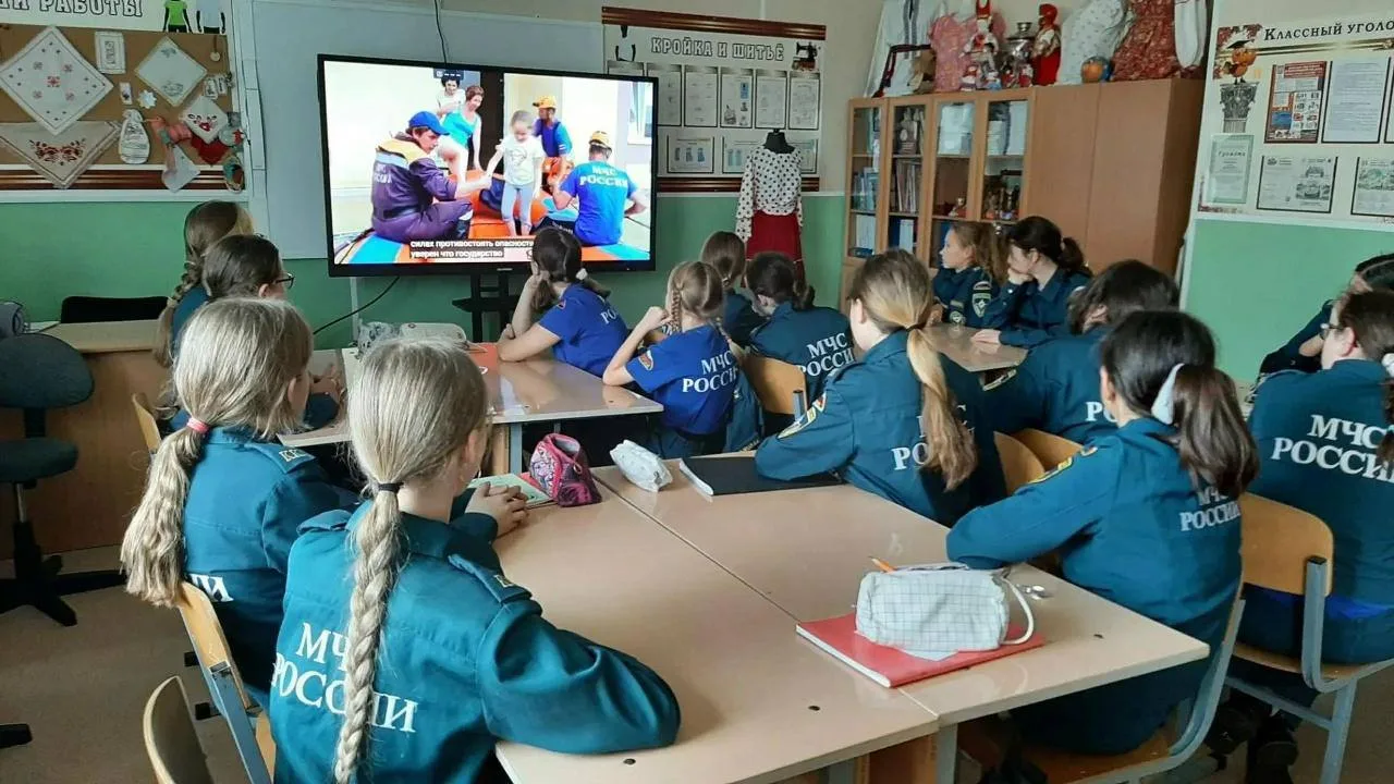 🛡 В школе № 7 Гатчины прошёл урок культуры безопасности