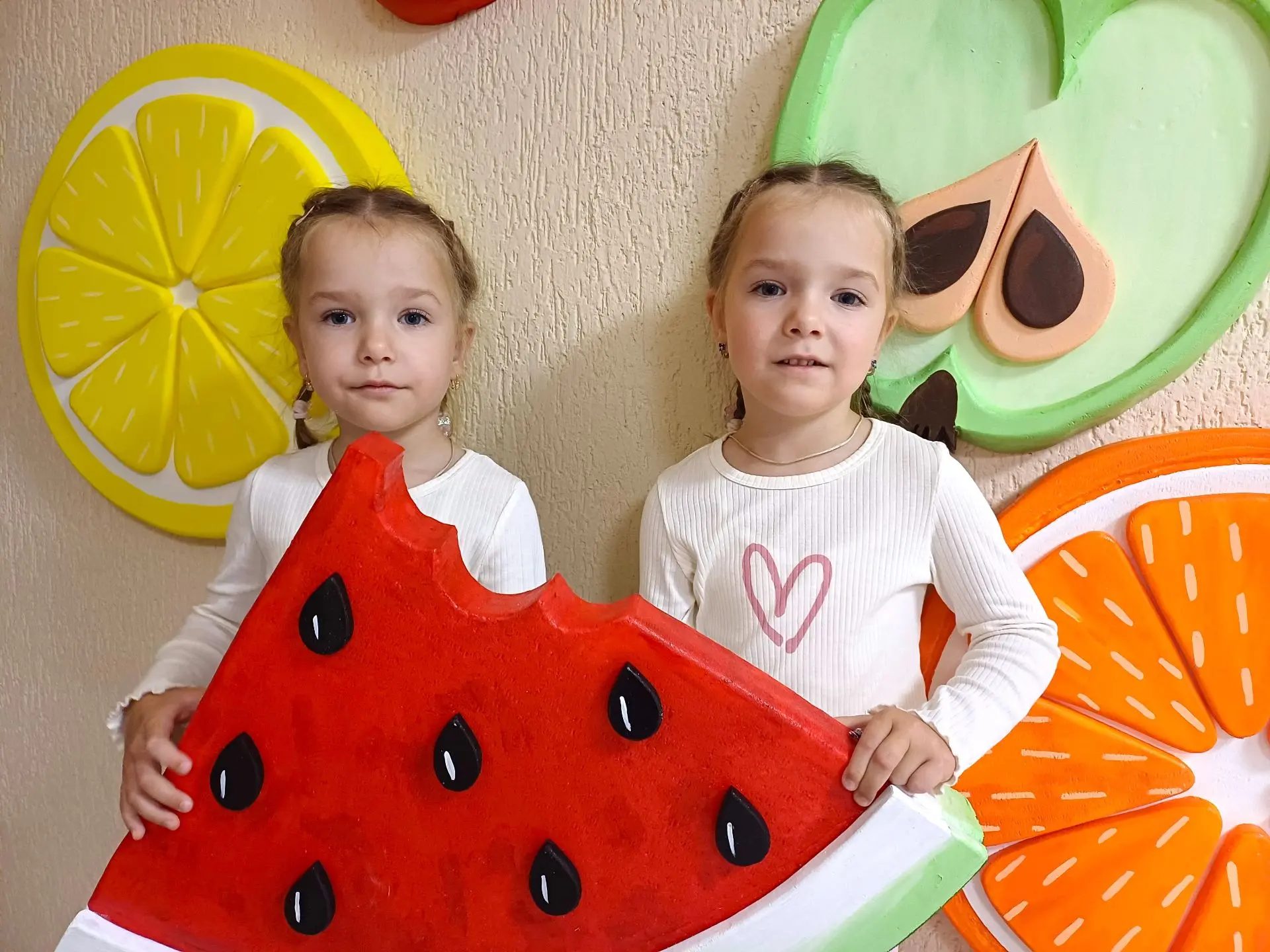 Лето закончилось, но это вовсе не повод отказывать себе в сочных фруктах🍉🍐. Загляните...