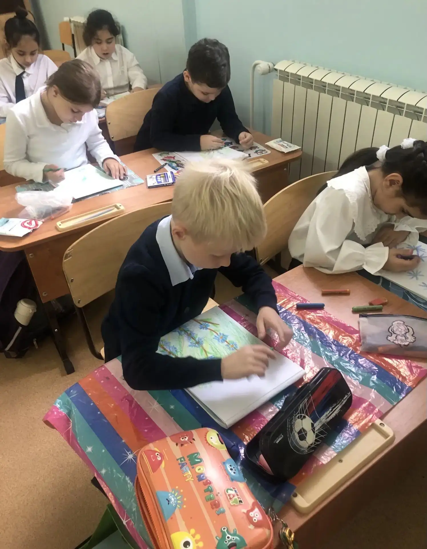 МБОУ «Бутовская СОШ 1», пгт.  Бутово, ЖК Бутово-Парк, 27 (корпус 1)