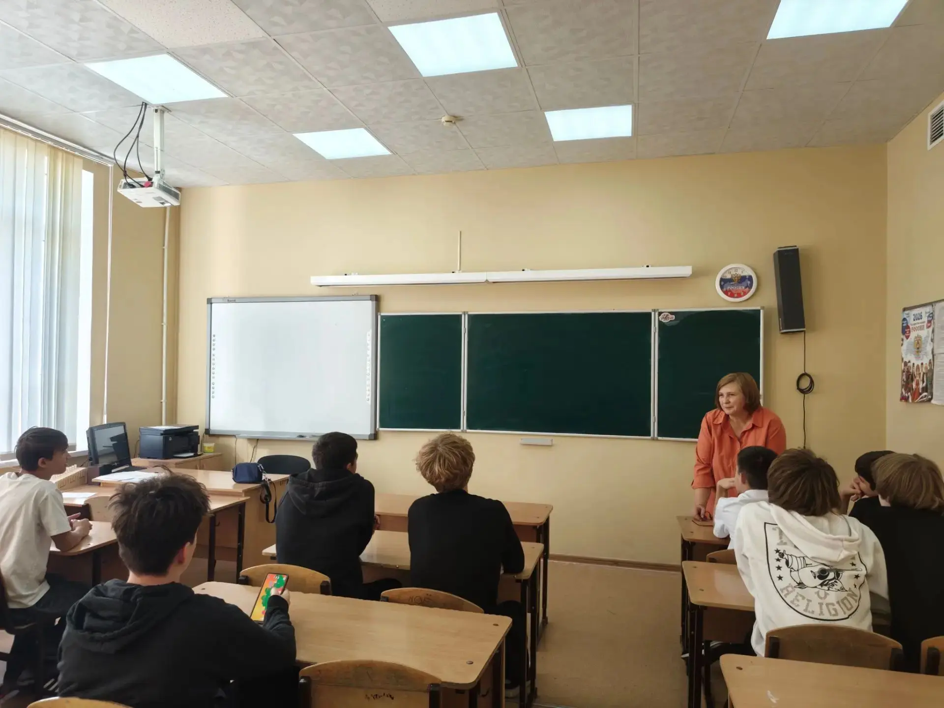 Куда пойти учиться — в 10‑й класс или в колледж? Как выбрать из множества вариантов? Та...