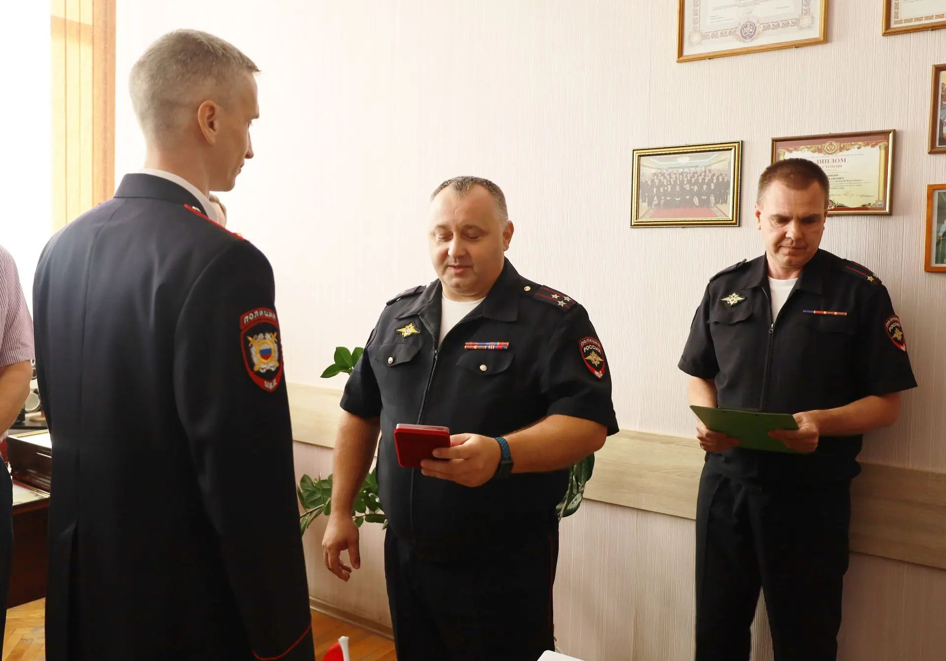 ✅ В региональном УМВД чествовали сотрудников кадровых подразделений