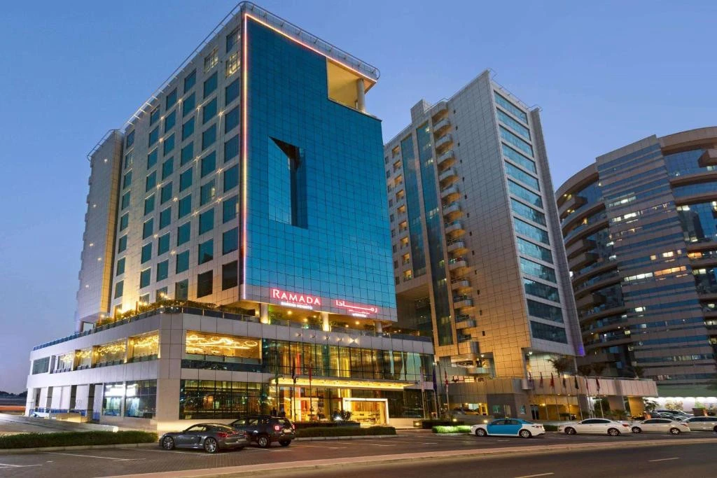 Откройте для себя Дубай вместе с отелем RAMADA BY WYNDHAM BARSHA HEIGHTS (EX. AURIS INN...