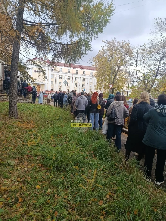 🚨 Проблема с судебными приставами на улице Гвардейская: горожане жалуются на длительны...
