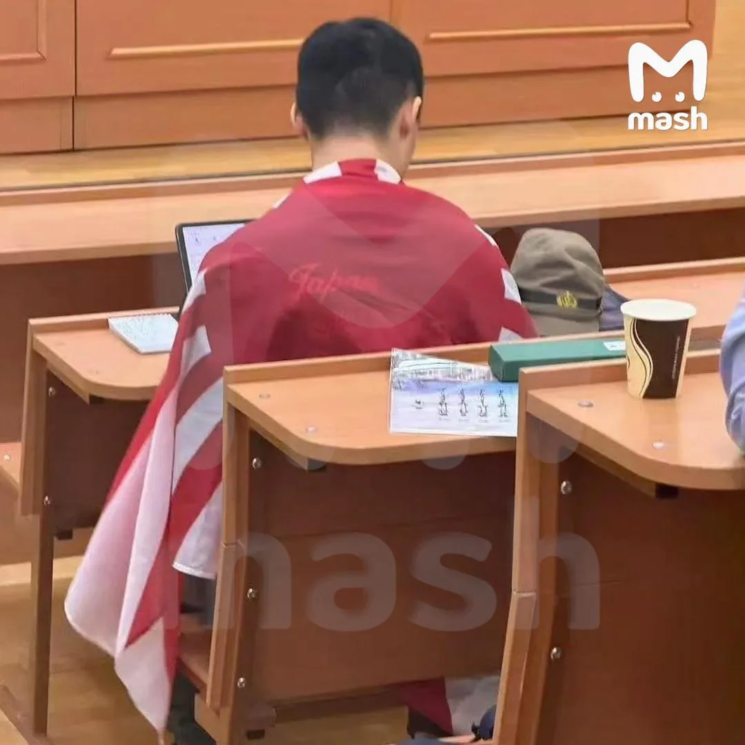 Китайский студент МГУ пришёл на лекцию в форме японской армии времён Второй мировой и з...
