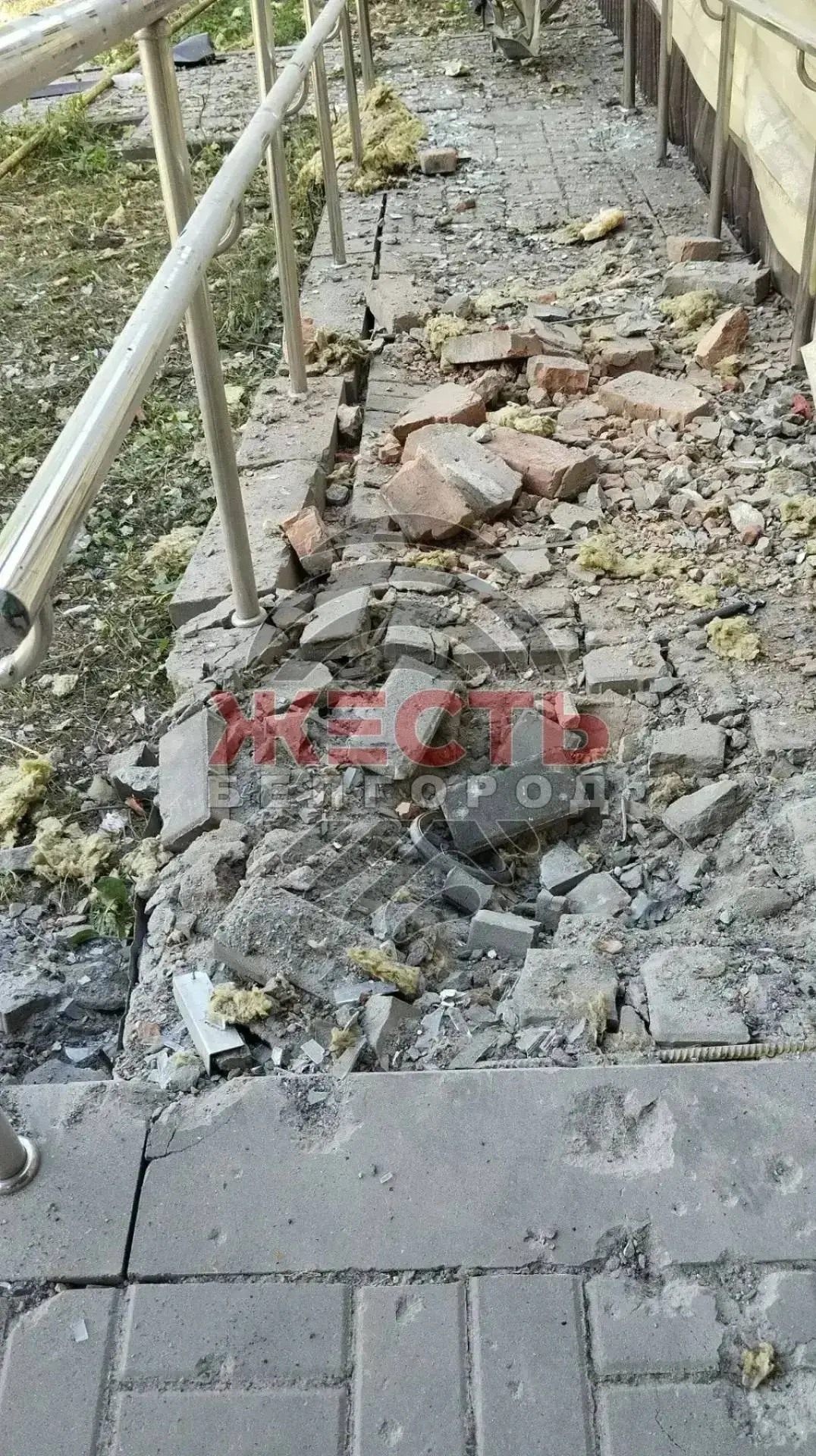 Вчера в селе Дорогощь Грайворонского округа сгорел соцобъект после прилета беспилотника.