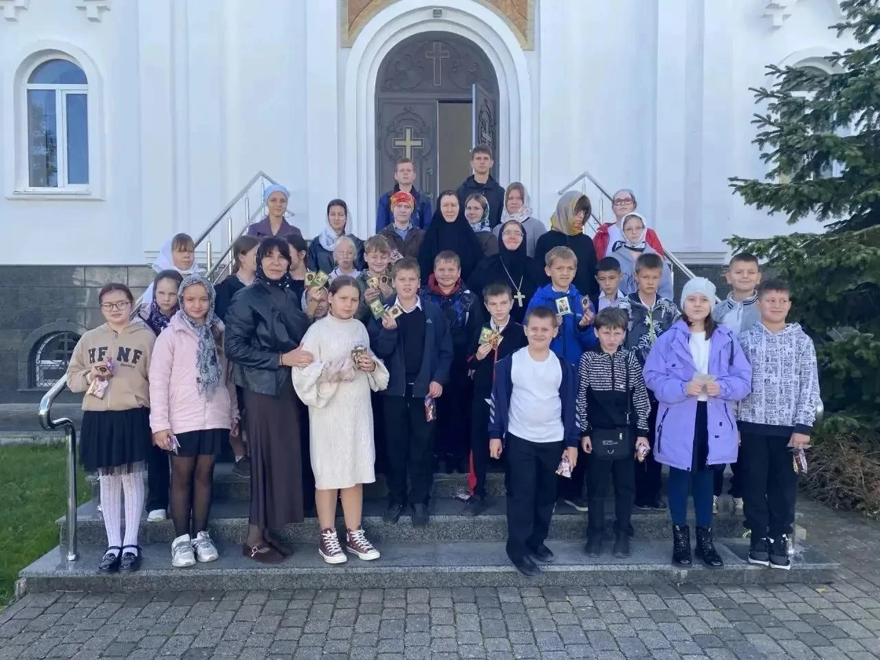 Апшеронские школьники побывали в монастыре «Нерушимая стена»