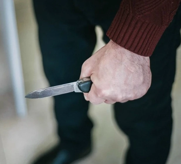 Мужчина, который зарезал своего друга и уснул рядом, предстанет перед судом в Удмуртии,...