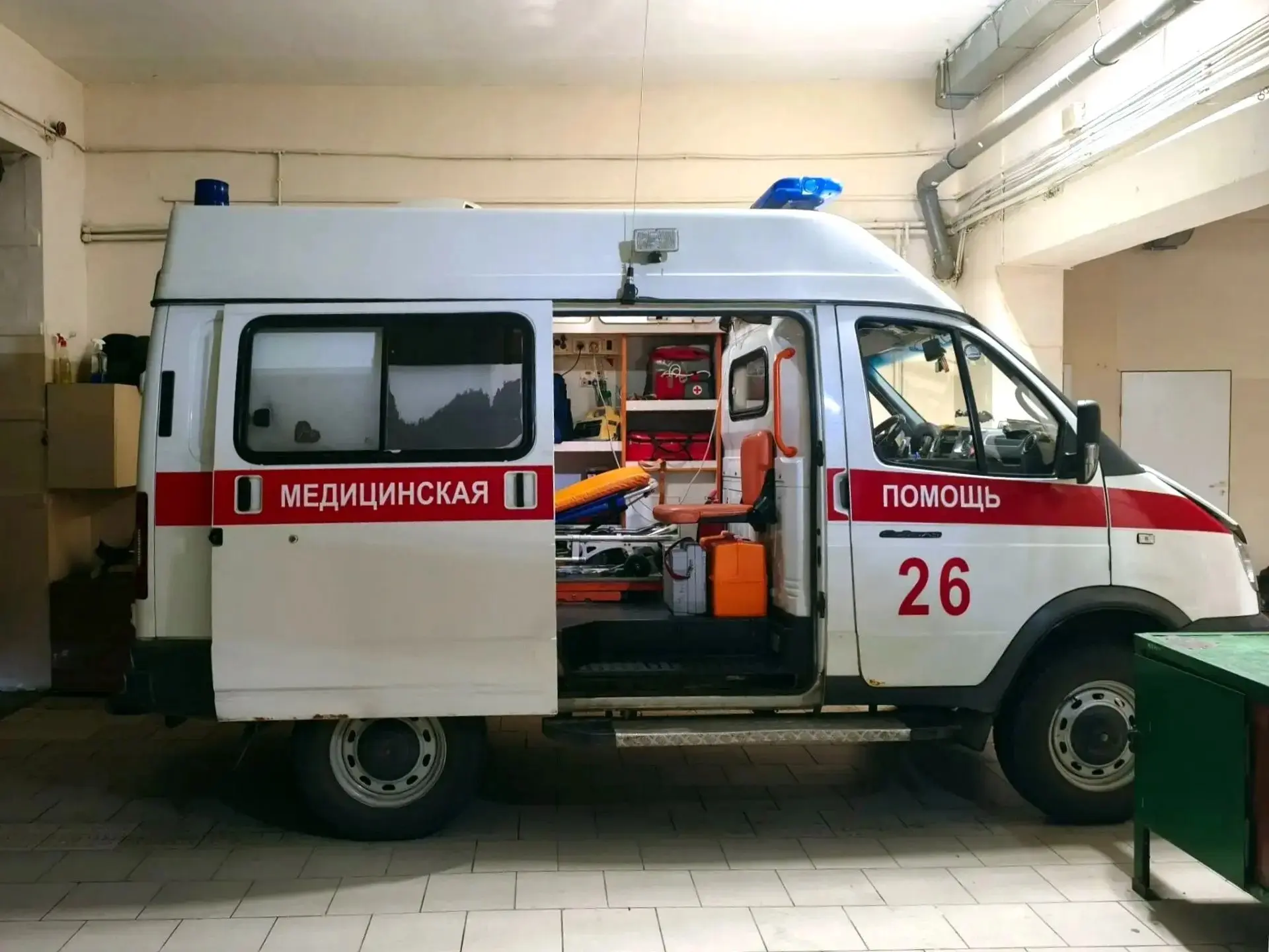 В Барнауле парализованный пенсионер 12 часов стучал по стенам, ожидая помощи 🚑