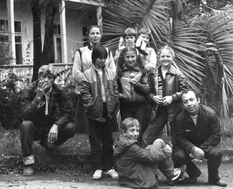 На съёмках фильма "Гостья из будущего", 1984 год. Один из любимых!