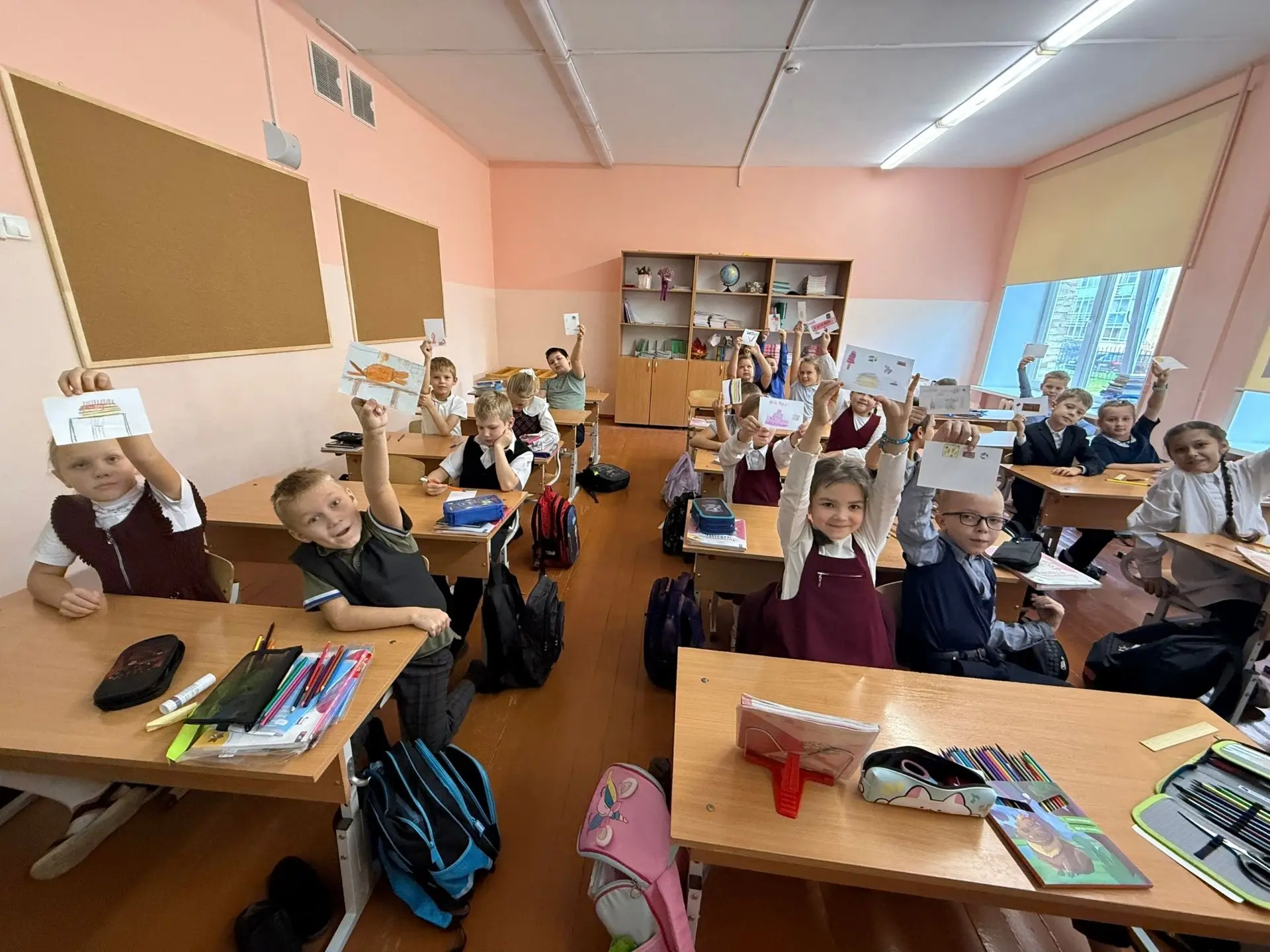 🔸️6 и 7 октября для учащихся 2«В» и 3«Б классов, совместно с сотрудником библиотеки- ф...