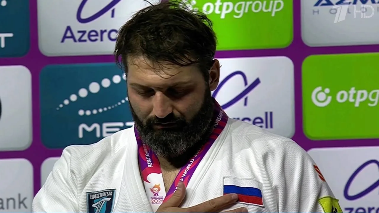 «Надеюсь, впредь никого флага лишать не будут»: Инал Тасоев — о гимне России на чемпион...