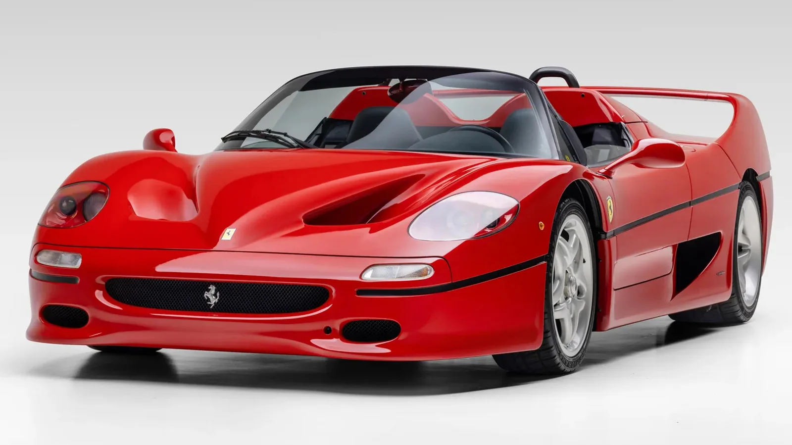 Экземпляр Ferrari F50 с пробегом 106 миль могут продать дороже 20 млн долларов