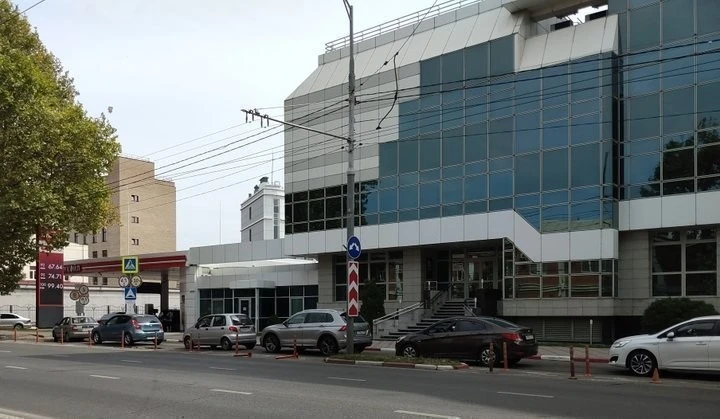 Стало известно, где можно заправить автомобиль в кубанской столице.