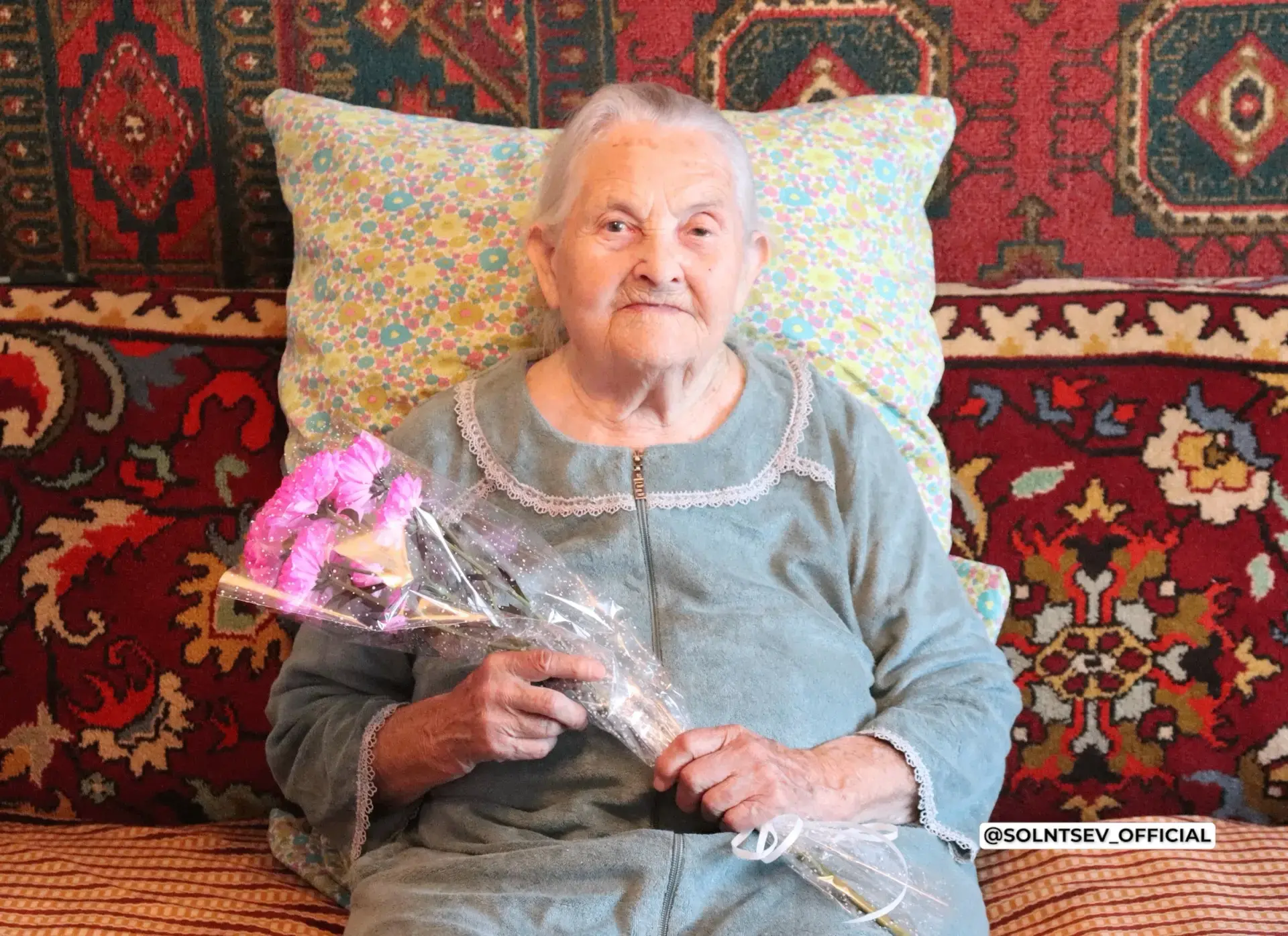 💐 Евгений Солнцев поздравил со 100-летием труженицу тыла Марию Солодкову