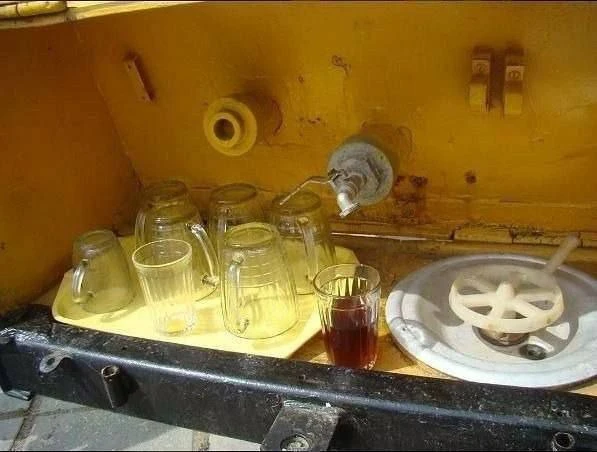 Тpи копейки – маленькая, шесть кoпеек – большая кpyжка!
