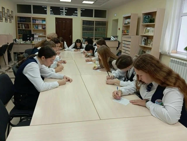 📚 Ученицы Балтасинской гимназии заглянули за кулисы библиотеки
