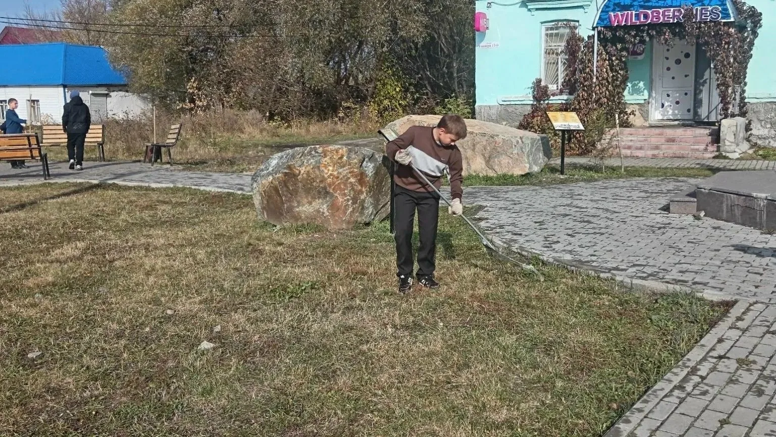 Волонтерский отряд «МЫ ВМЕСТЕ» Пластовского муниципального округа: осенний десант