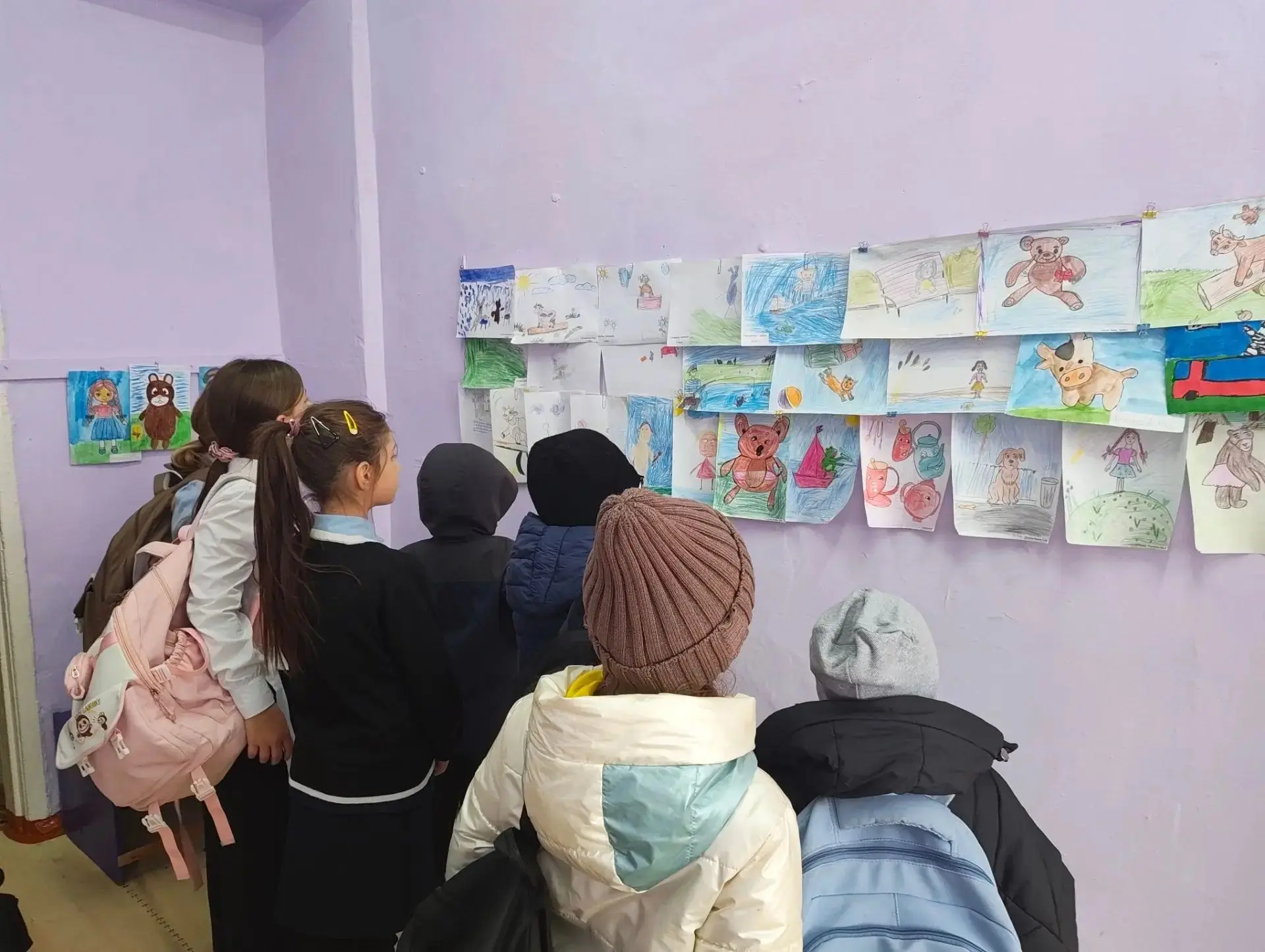 🍁 Четвёртый день декады был посвящён выставке рисунков по произведениям поэтессы «Волш...