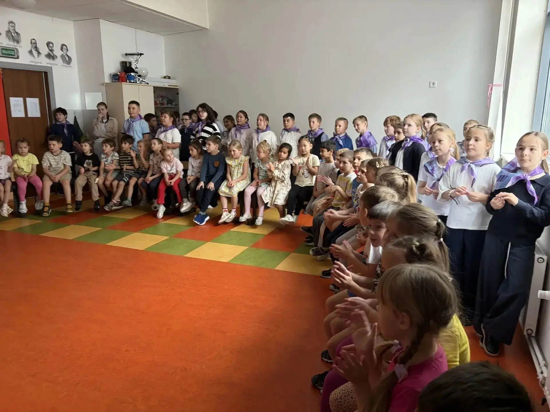 Сегодня, в корпусе нашей школы по адресу Белорусская д. 12, ребята 3 "Д" класса, под ру...