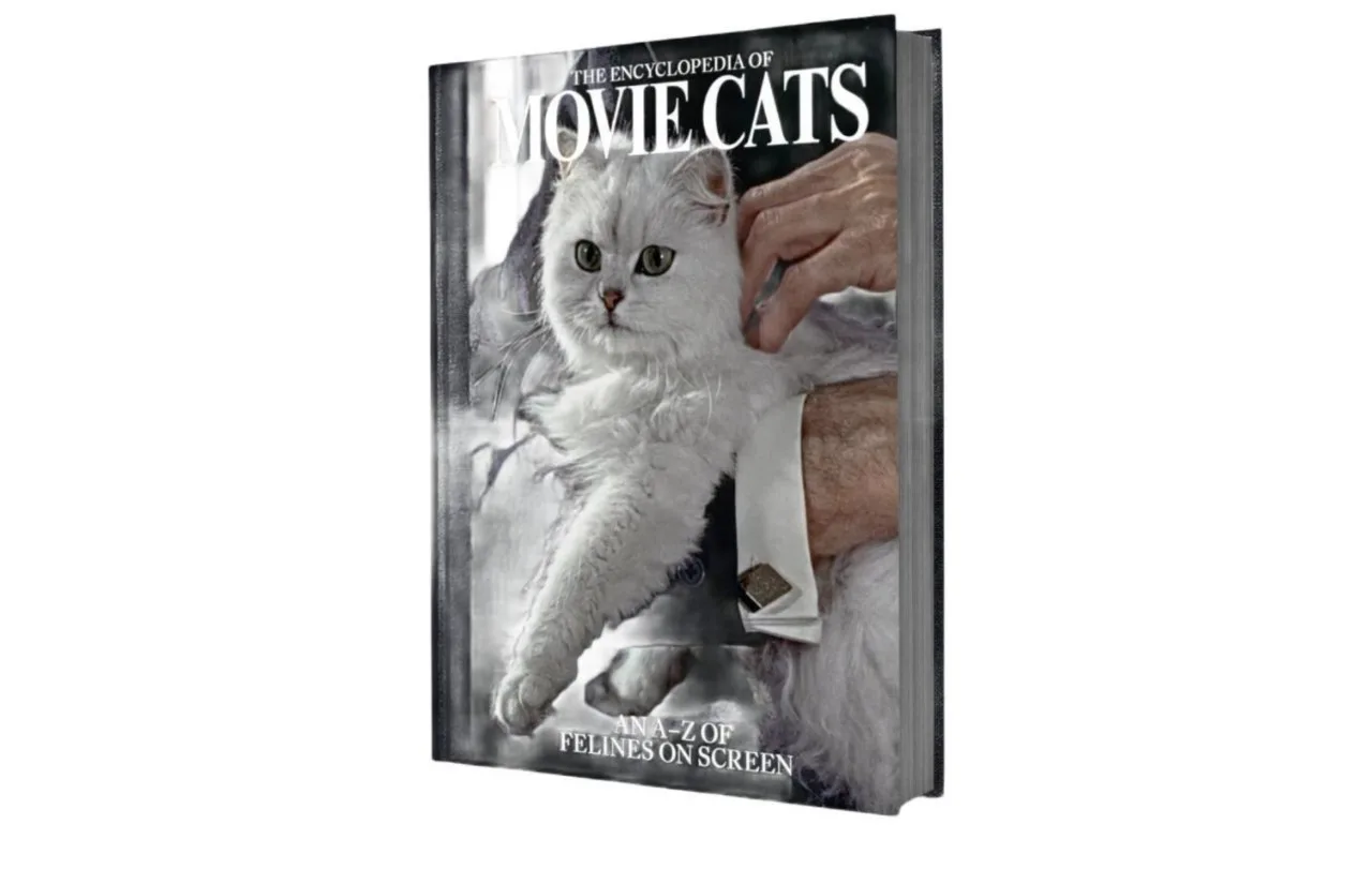 😻 Энциклопедию кошек из кино выпустила A24. В книгу вошли более тысячи пушистых героев...