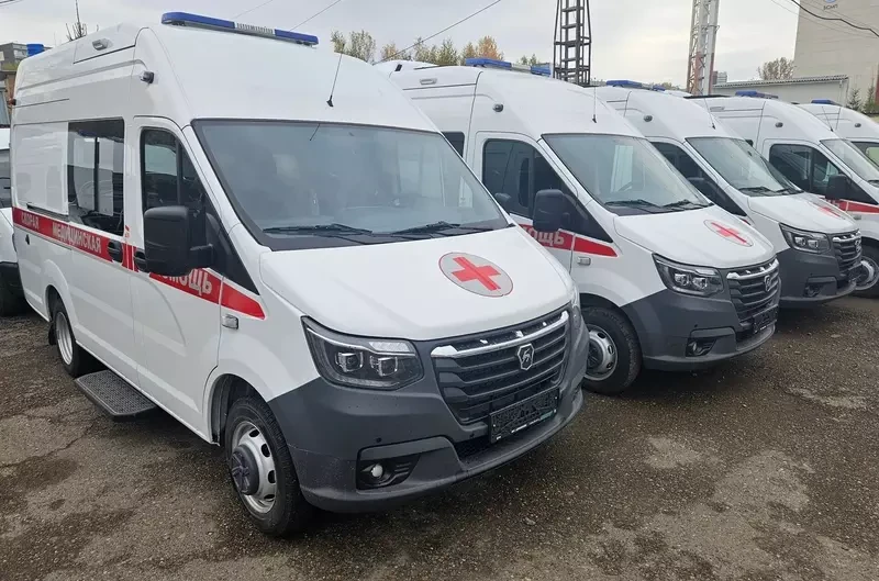 Больницы Красноярского края получили 19 новых автомобилей