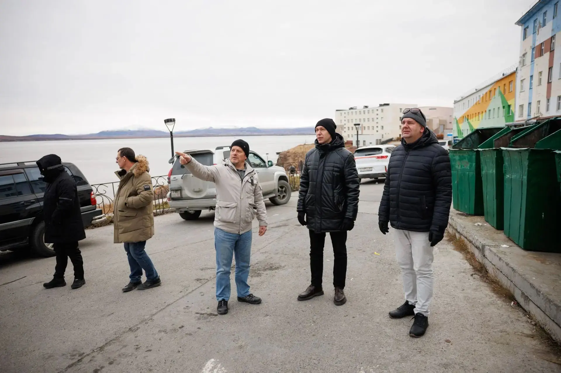 Ремонт фасада дома Ленина, 39 и проверка стадиона в районе Школы №1 по ул. Отке