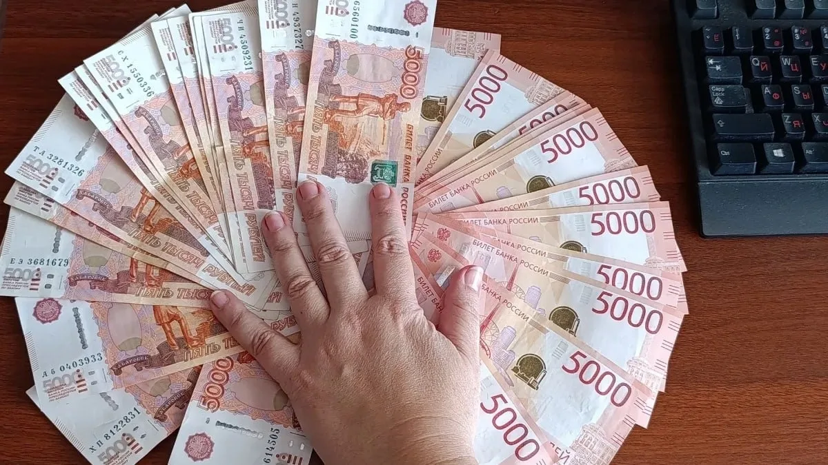 ❗️Россиян призвали запастись наличными на неделю или даже месяц после атак на банковски...