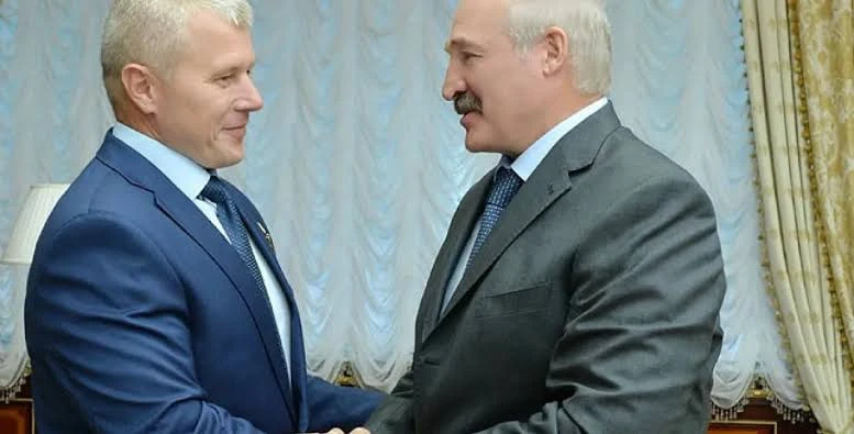 Лукашенко поздравил летчика-космонавта, Героя РФ Олега Новицкого с 55-летием